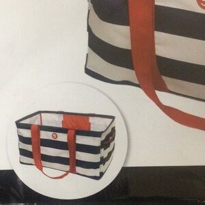 NIB Oversized tote with 3 pockets Bag